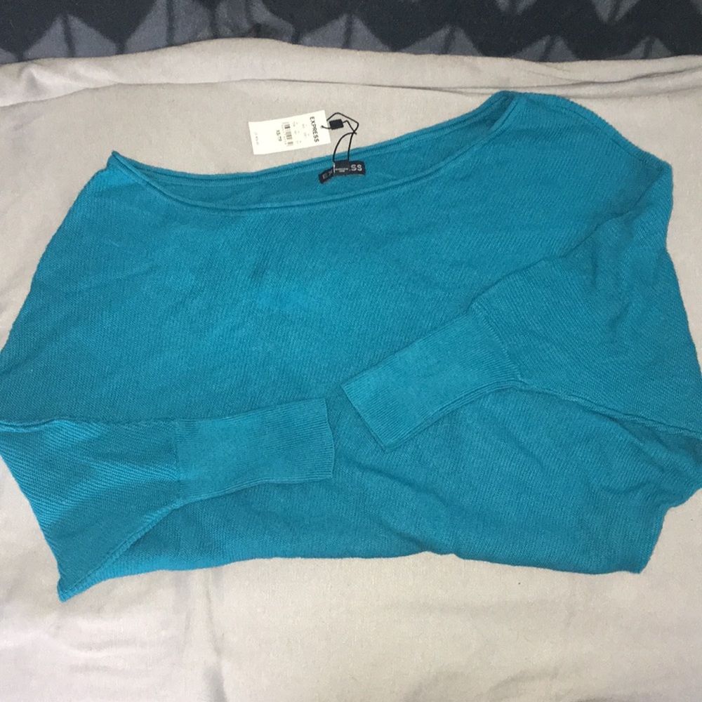 Slightly off the shoulder express top NWT